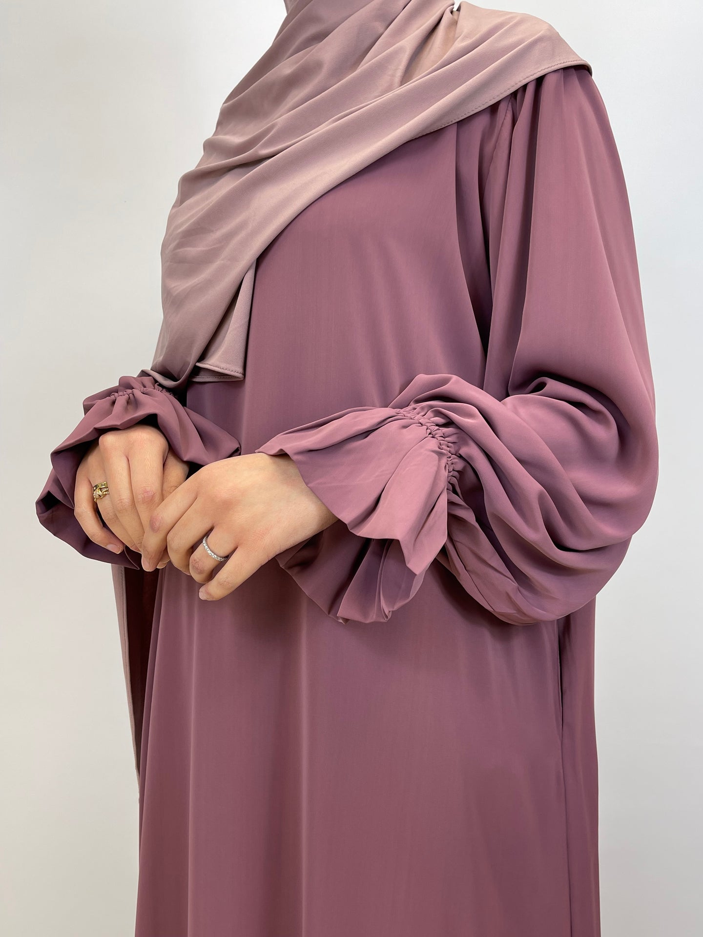 Abaya met elegante mouwtjes - Purple - Hijab Boutique